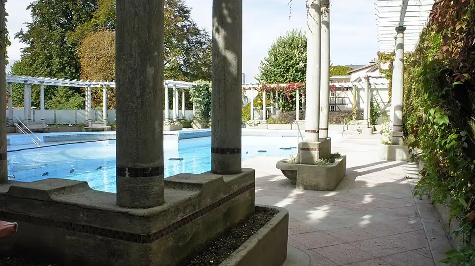 Piscine classée du tennis club de Reims.