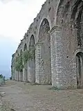 Structure de soutènement du temple.