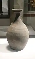 Bouteille. Terre cuite. Xe – XIe siècle. Musée Guimet