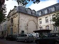 Description de cette image, également commentée ci-après
