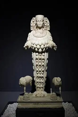 Artémis multimammia du type d'Éphèse, IIe siècle av. J.-C., musée de Selçuk.
