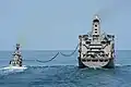 Le ROKS Bucheon se ravitaille auprès de l’USNS&nbsp;Pecos&nbsp;(T-AO-197) le 1er mars 2013.