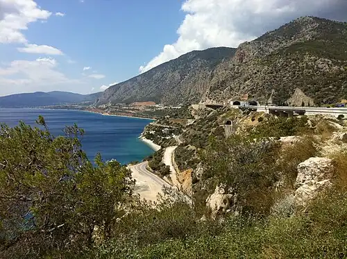 La A8 entre Athènes et Corinthe.