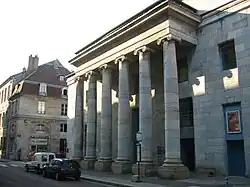 Description de cette image, également commentée ci-après