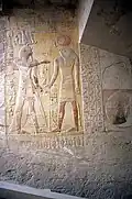 Scène figurant Mérenptah devant Rê-Horakhty