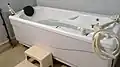 Baignoire à bulles ou à jets pulsés.