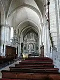 Nef et retable de l'église Saint-Laon.