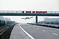 Un appareil A-10 Thunderbolt II atterrit sur l'autoroute A29 près de la ville d'Ahlhorn lors de l'exercice de l'OTAN "Highway 84".
