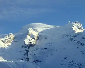 Vue du Rotstöckli (dent au centre de l'image) devant le Titlis.