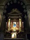 Le maître-autel.