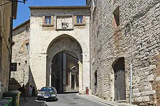 Porte de ville.