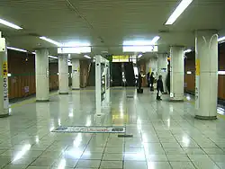 Quai de la ligne Shinjuku.