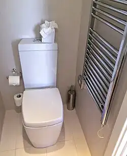 Toilettes à chasse d'eau à couplage serré citerne.