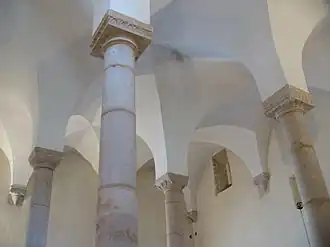 Intérieur de la synagogue.