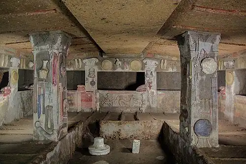 Sépulture : la Tomba dei Rilievi.