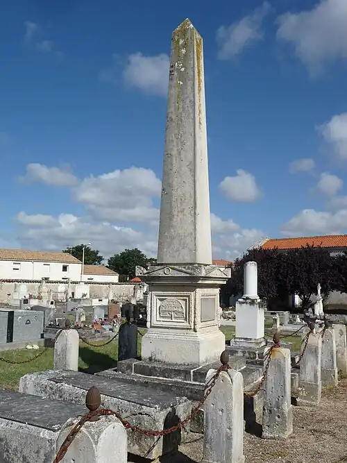 Tombe de Jean-Baptiste Hubert (1781-1845) au cimetière d'Yves en Charente-Maritime.
