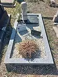 La tombe de Jacques Charpentier.
