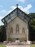 La tombe de Louis-Édouard Cestac à Notre-Dame du Refuge.