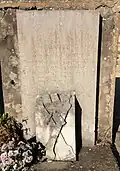 Sépulture du curé et chanoine Louis Gustave Dupuy.