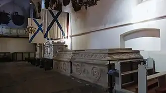 Tombeaux dans la cathédrale.