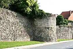 Enceinte gallo-romaine.
