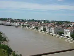 Tonnay-Charente.