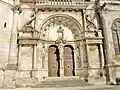 Portail de l'église Saint-Pierre.