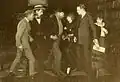 La Bande à Paulette (Too Many Crooks) (1919), avec Gladys Leslie (au centre) et Jean Paige