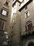 Côté de la tour Donati