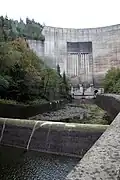 Bassin en aval du déversoir du barrage d'Okertal en Allemagne