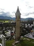 La plus anciennes lampe mortuaire gothique d'Autriche au cimetière paroissial