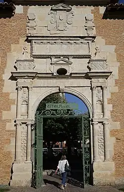 Détail de la porte de la Commutation.