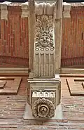 Assézat : une console de la coursière.