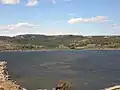Vue sur l'étang depuis la tour.