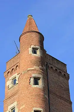 no&nbsp;2 : détail de la tour et de la tourelle.