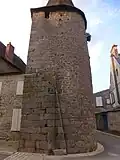 Vue côté Nord, la feuillure sur laquelle battait la porte de la bastide est visible ici