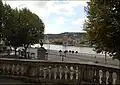 Vue sur la tour des Valois depuis Vienne (après la construction d'un toit de protection).