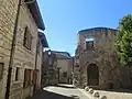 Tour des anciens remparts.