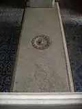 Détail d'une tombe féminine.