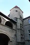 Tour-escalier des Maubec.