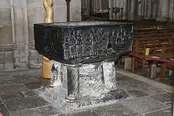 Fonts baptismaux tournaisiens