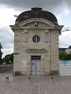 Pavillon ouest.