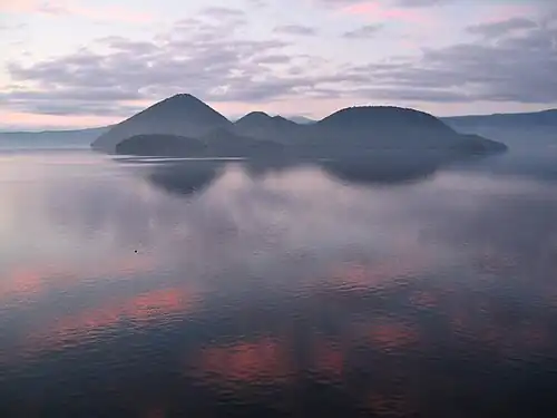 Coucher de soleil sur le lac.