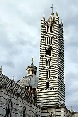 Le campanile.