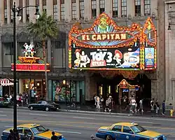 marquise du théâtre avec l'affiche Toy Story 3