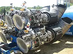 Ce puller est équipé de quatre turbines à gaz. Certains participants aux championnats de tractor pulling possèdent des machines de plus de 12&nbsp;000&nbsp;ch.