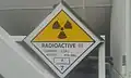 Panneau de signalisation sur les parois latérales d'un wagon d'uranium (UF4)