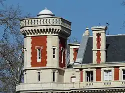 La tour ouest.