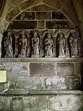 Porche sud, costale est (statues d'apôtres).