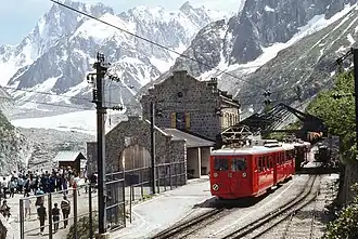 Train en gare en juin 1982.